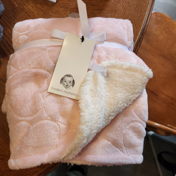 Gerber Other - Modern Moments by Gerber NEW Pink & White Plush Sherpa Lined Baby Blanket